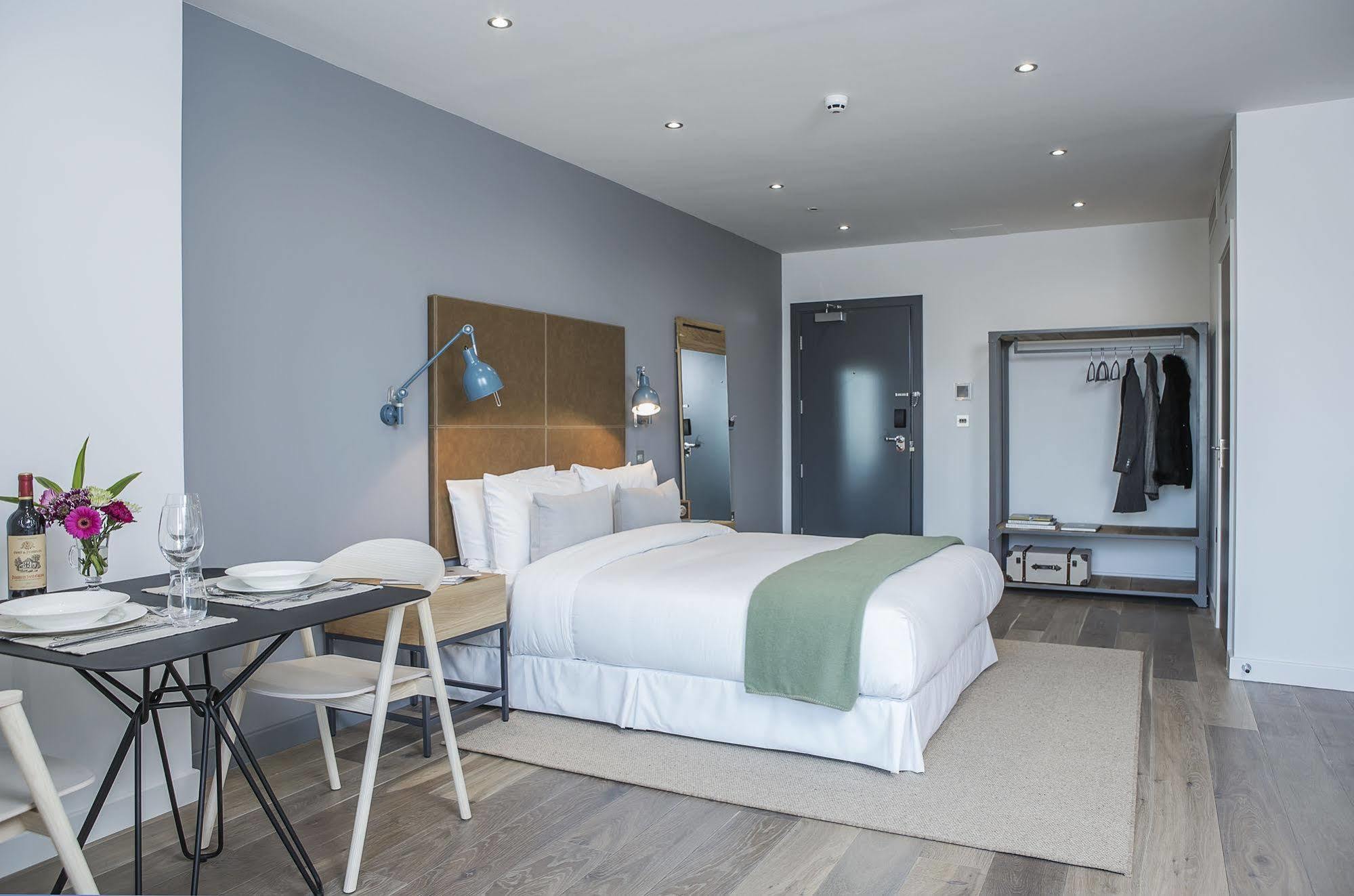 Aparthotel Adagio London Brentford Exterior foto